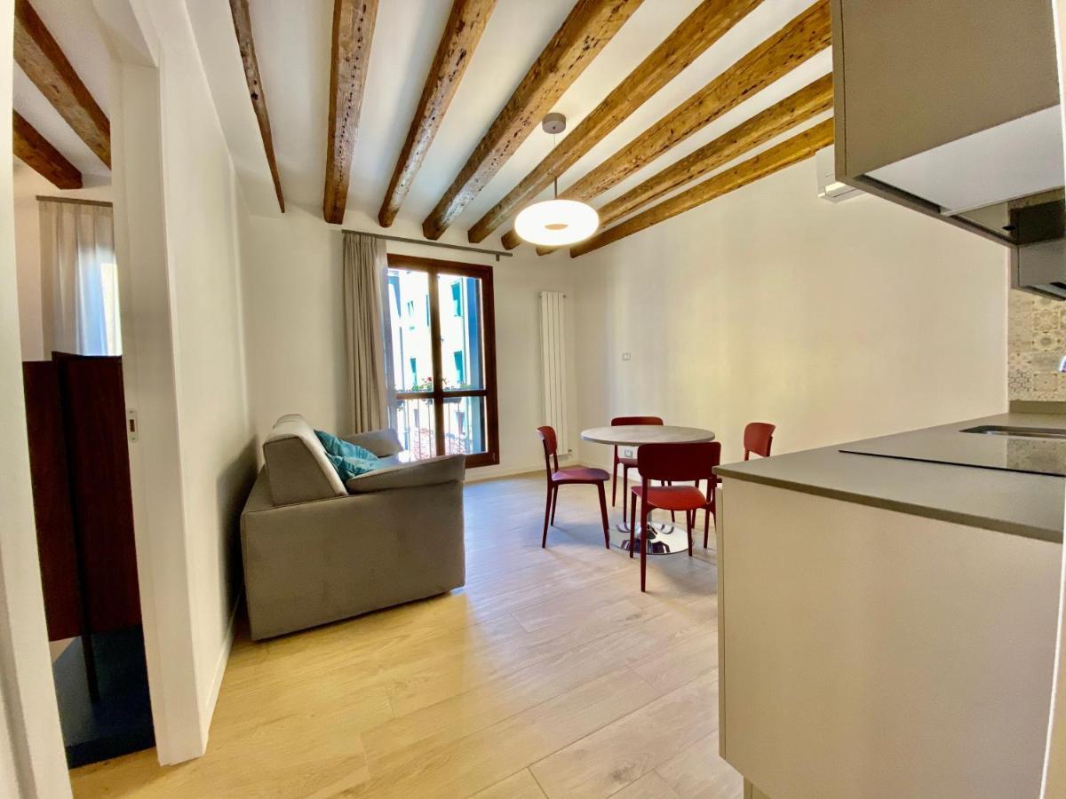 Suite House New Apartments Wi Fi Venice Island ภายนอก รูปภาพ