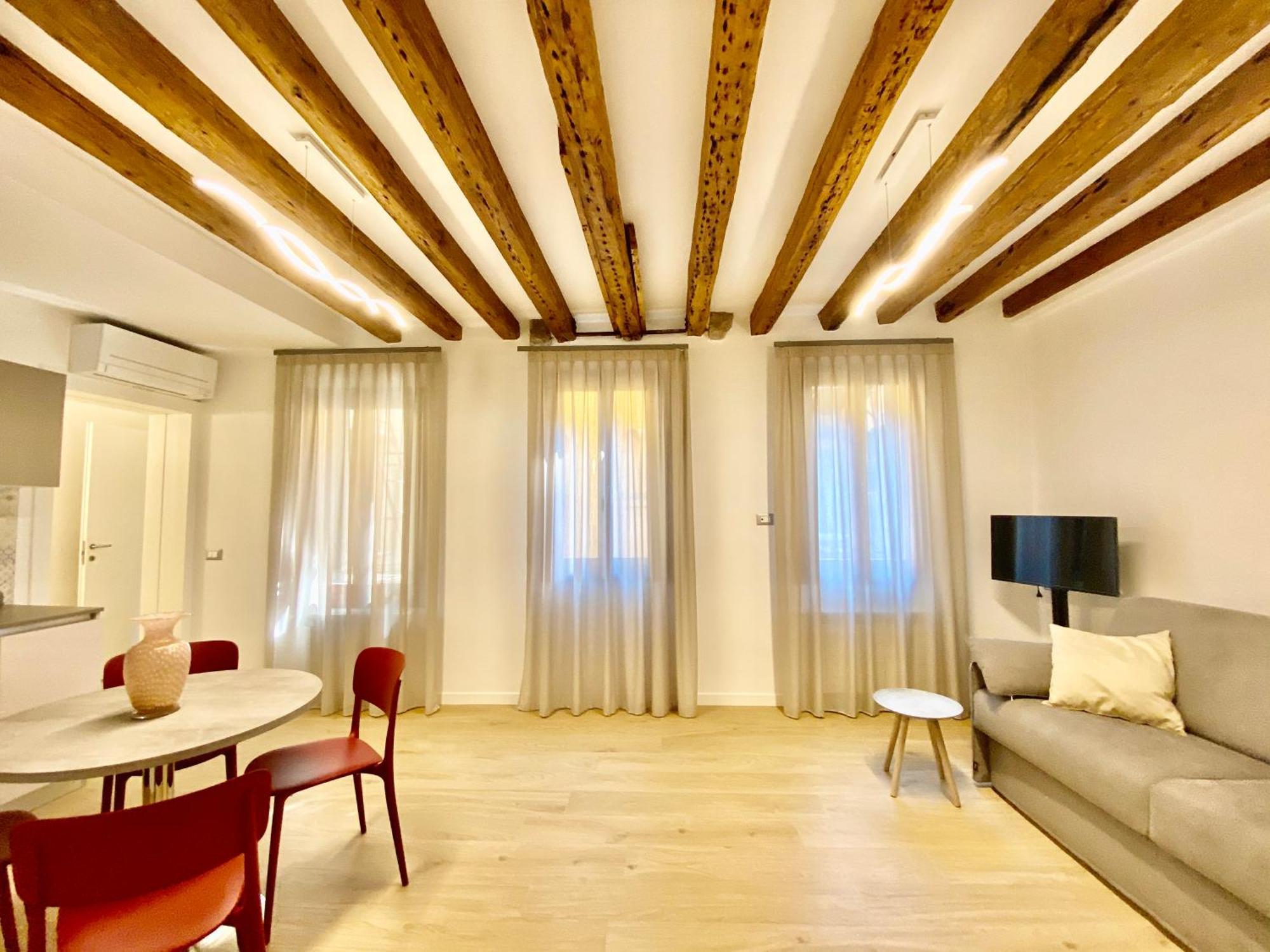 Suite House New Apartments Wi Fi Venice Island ภายนอก รูปภาพ